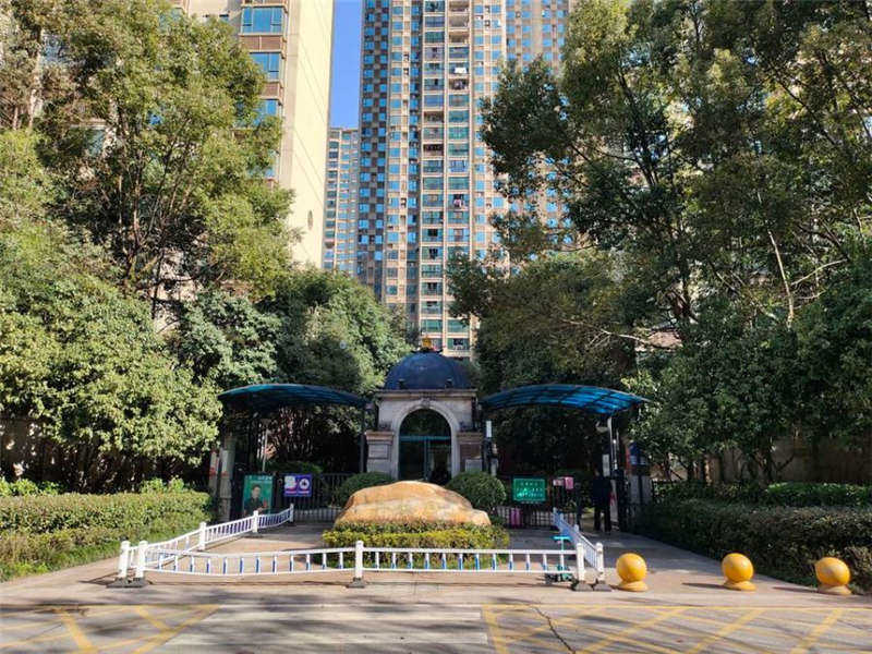 富基世紀(jì)公園法拍房41#、42#棟1606室