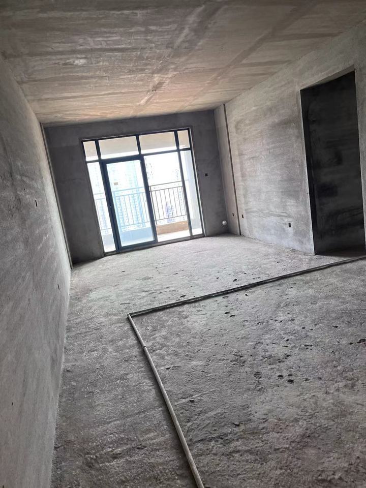 金湘苑小區(qū)法拍房4#商業(yè)、24#棟住宅2202號