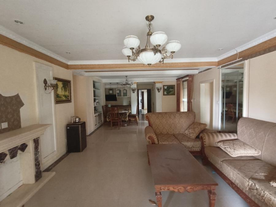 長沙玫瑰園小區(qū)法拍房23-25#棟302室