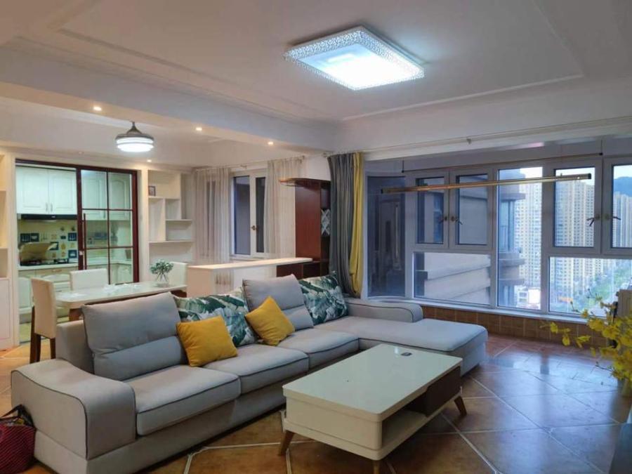 潤(rùn)和星城潤(rùn)和長(zhǎng)郡法拍房17棟1905室及房屋內(nèi)現(xiàn)有的家具、家電