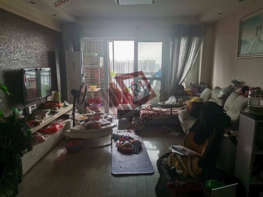 星典時(shí)代新寓法拍房5、6棟3303號(hào)
