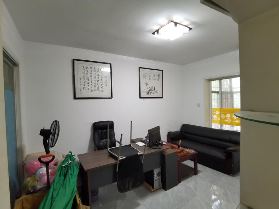 香海西岸法拍房B01、02、03棟208房