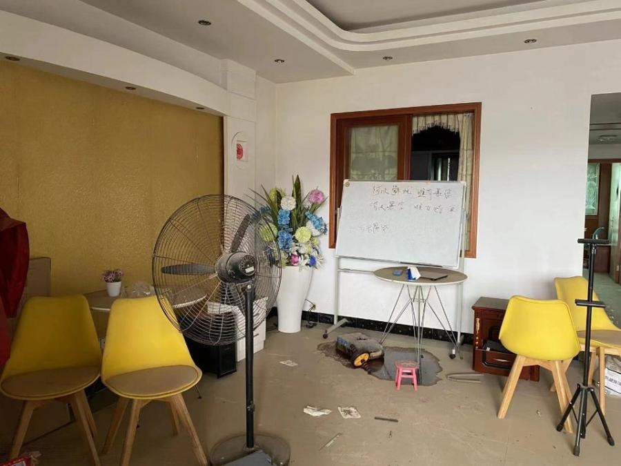 思進(jìn)大廈(開元東路與東一路交匯處53號)法拍房整棟1110室 思進(jìn)大廈(開元東路與東一路交匯處53號)法拍房整棟1110室