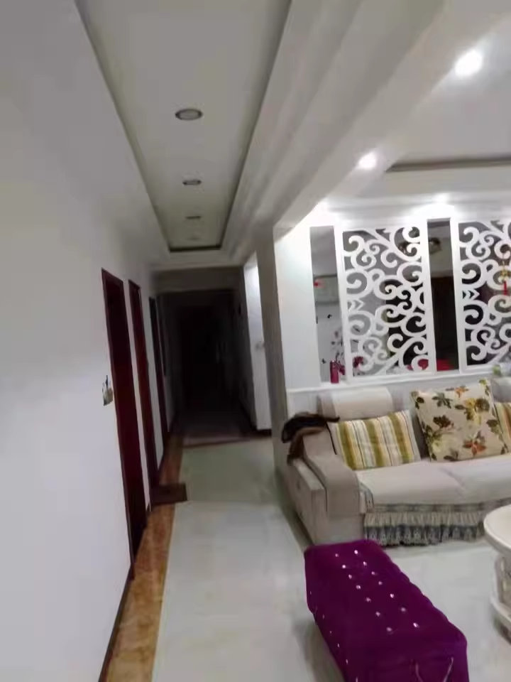 （8折 大露臺(tái)）金澤園小區(qū)法拍房二期2、3棟305室